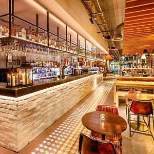 Ibis Canning Town Hotell